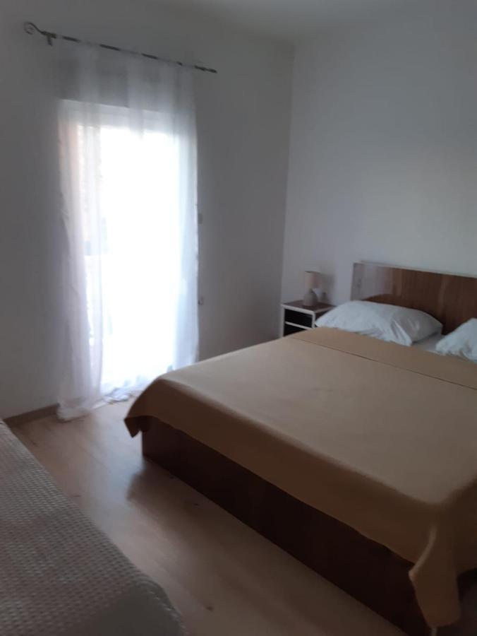 Apartment Luka ビビニェ エクステリア 写真